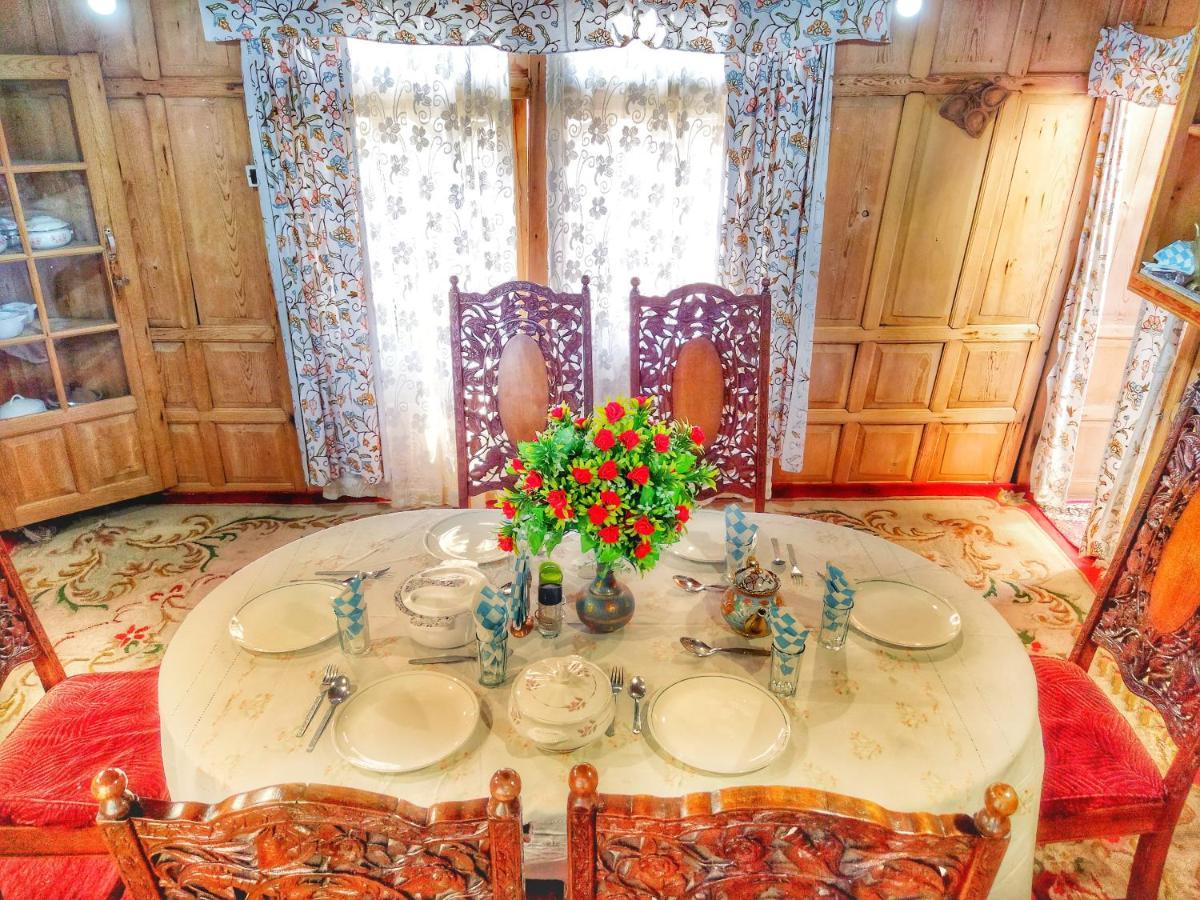 Raja'S Palace Houseboat - Kashmir Srīnagar Exterior foto