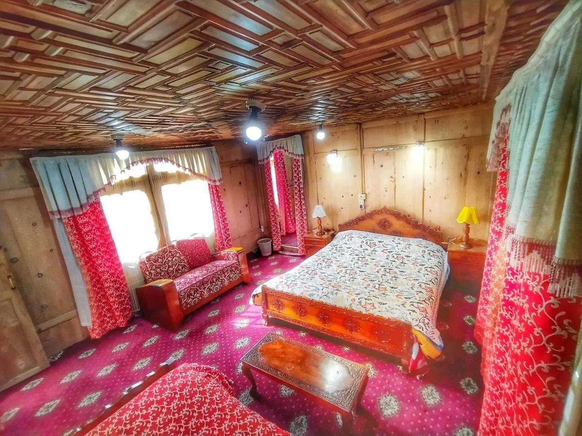 Raja'S Palace Houseboat - Kashmir Srīnagar Exterior foto