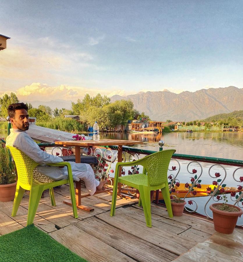 Raja'S Palace Houseboat - Kashmir Srīnagar Exterior foto